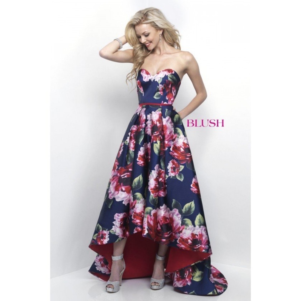 Beautiful gown that is sure to be a head turner.